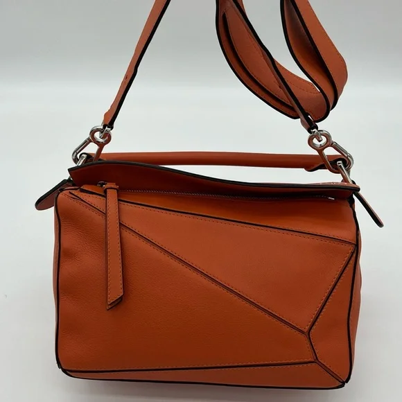 Authentic Loewe Small Puzzle in classic Calfskin - Picture 10 of 17